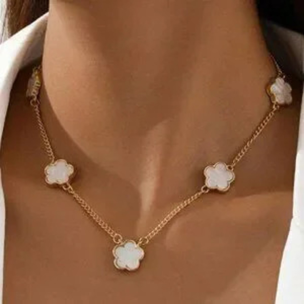 18K Gold Filled Mother of Pearl Clover Flower Necklace (14.6" + 2.7")
